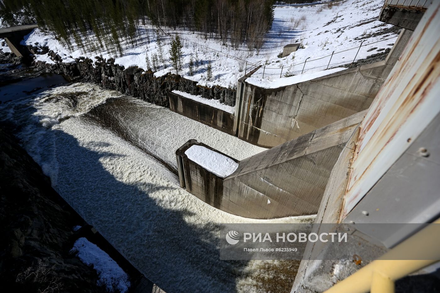 Сброс воды на водохранилищах в Мурманской области