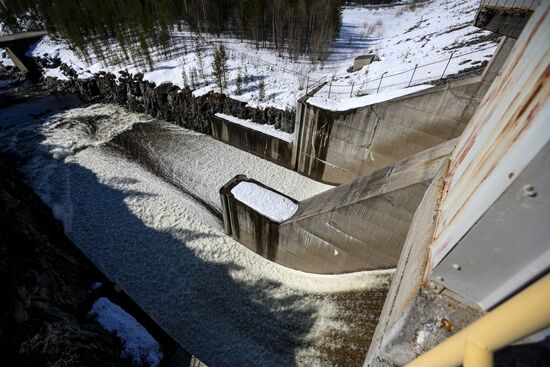 Сброс воды на водохранилищах в Мурманской области