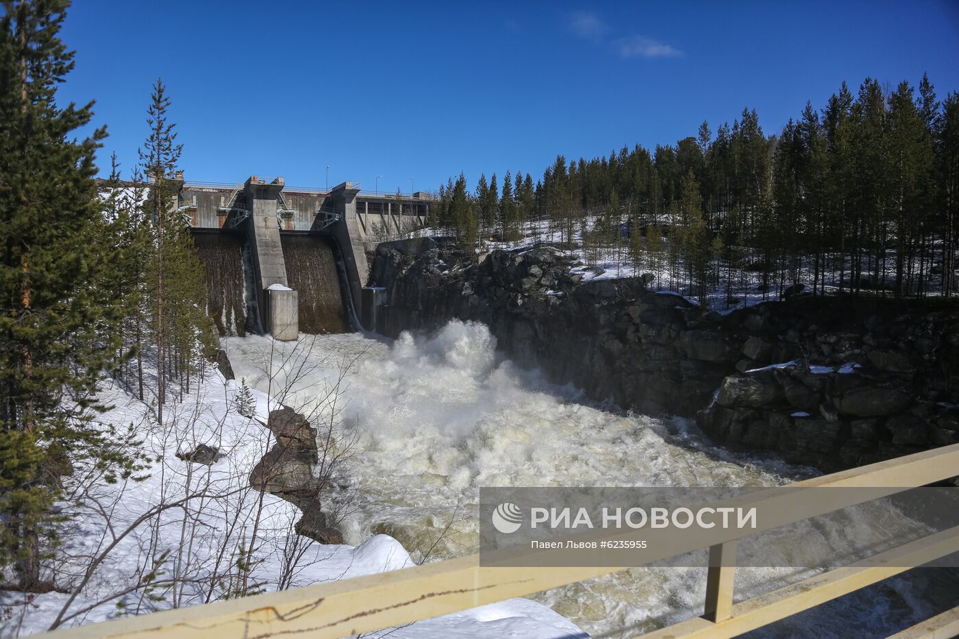 Сброс воды на водохранилищах в Мурманской области