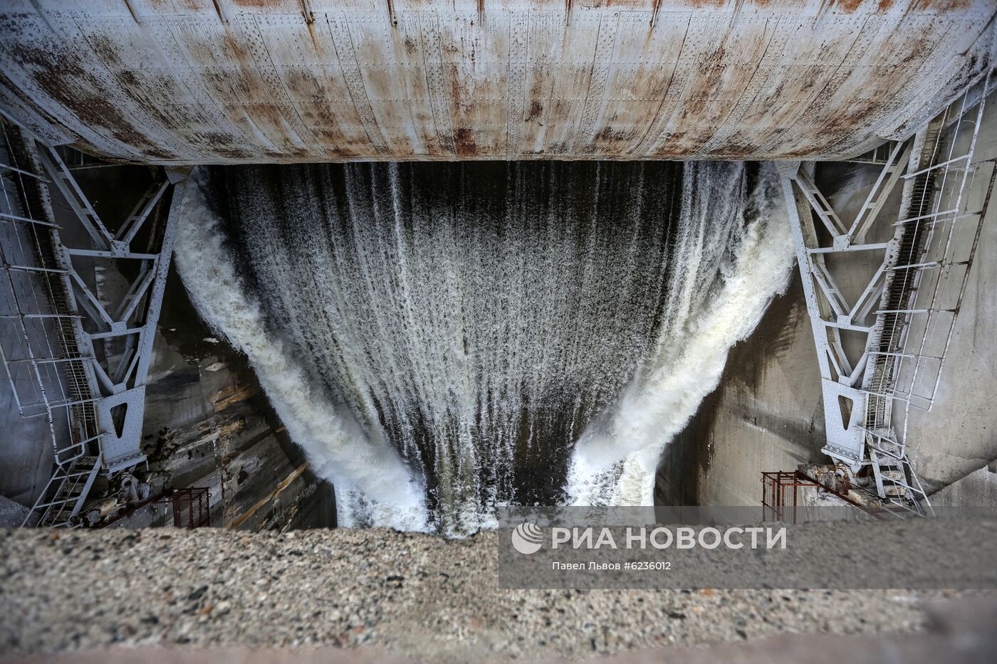 Сброс воды на водохранилищах в Мурманской области