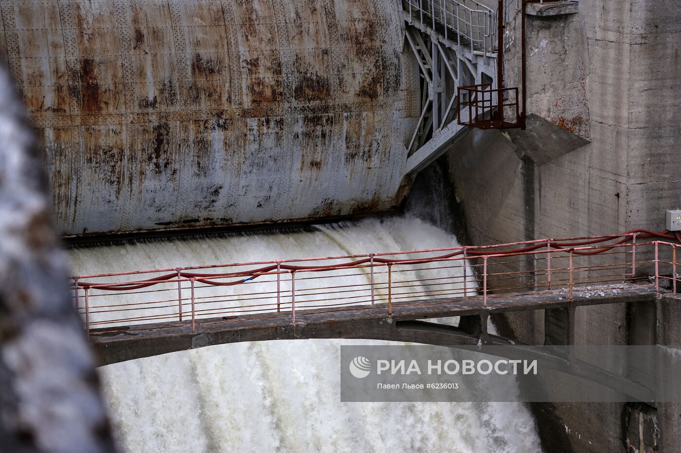 Сброс воды на водохранилищах в Мурманской области