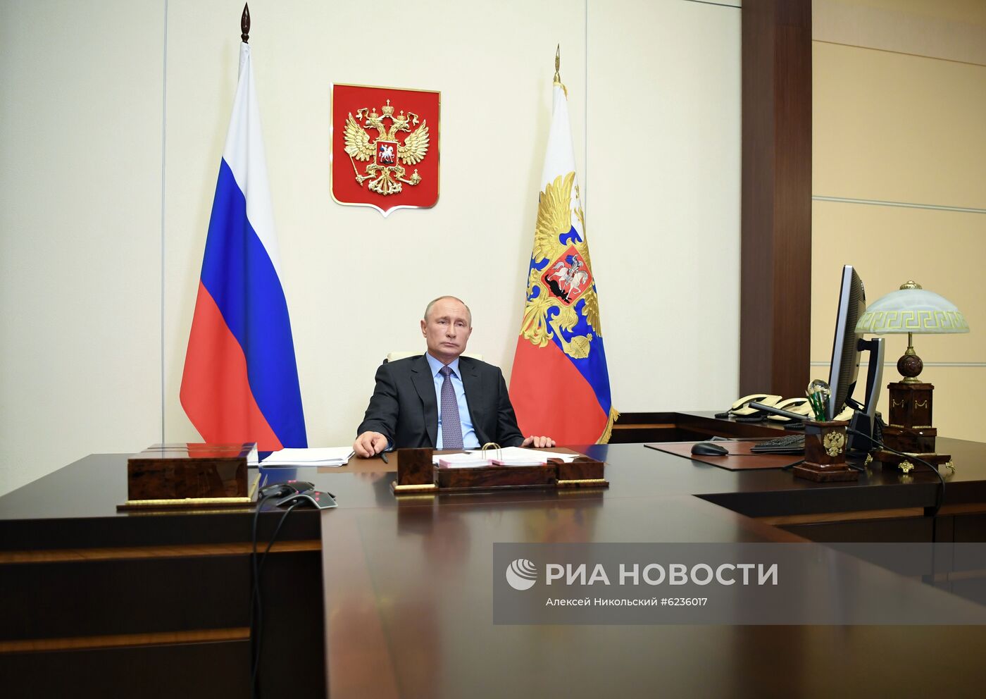 Президент РФ В. Путин провел совещание по вопросам развития транспорта