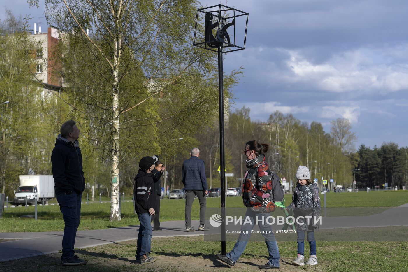 В Петербурге восстановили снесённый памятник самоизоляции