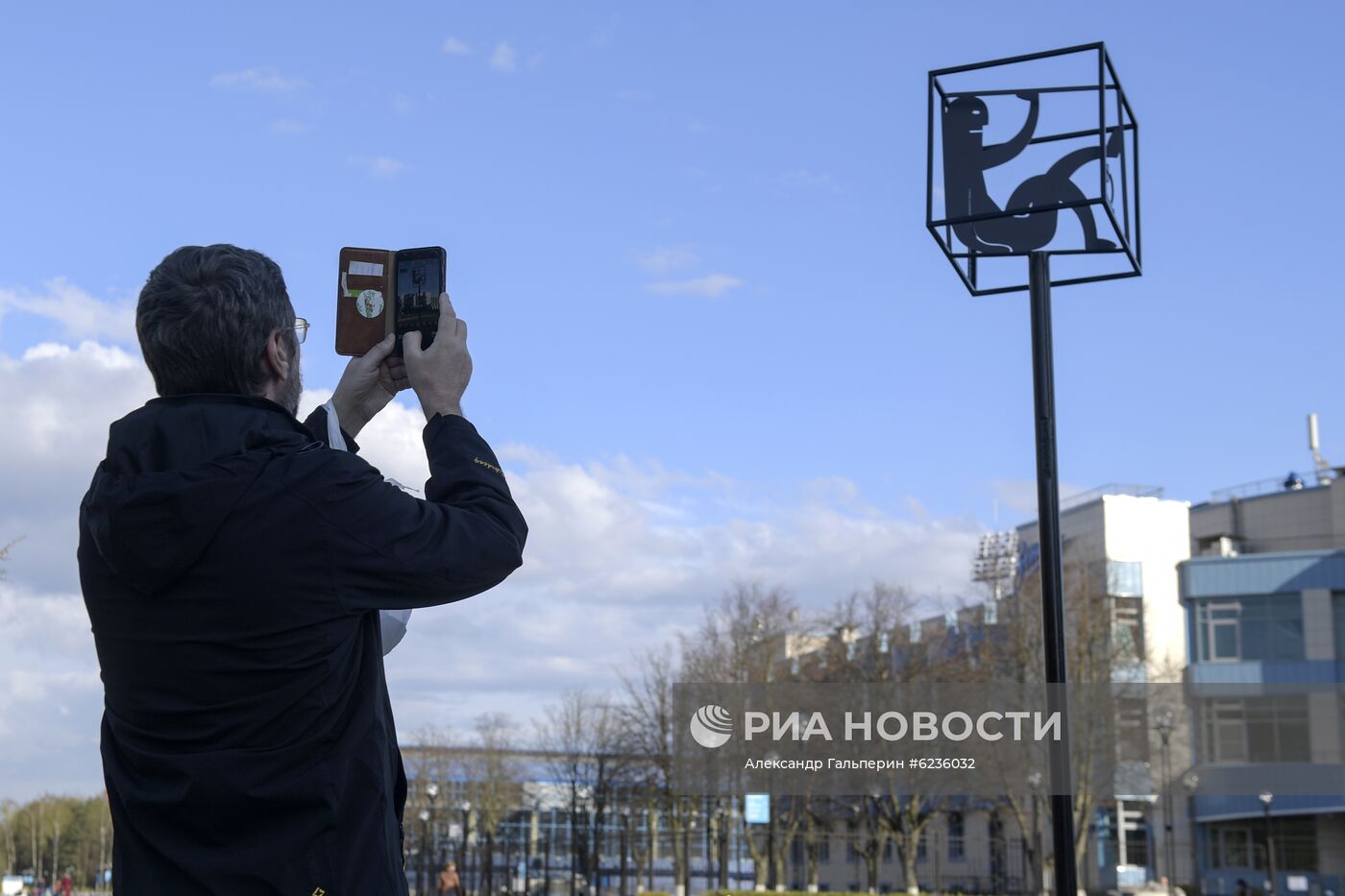 В Петербурге восстановили снесённый памятник самоизоляции