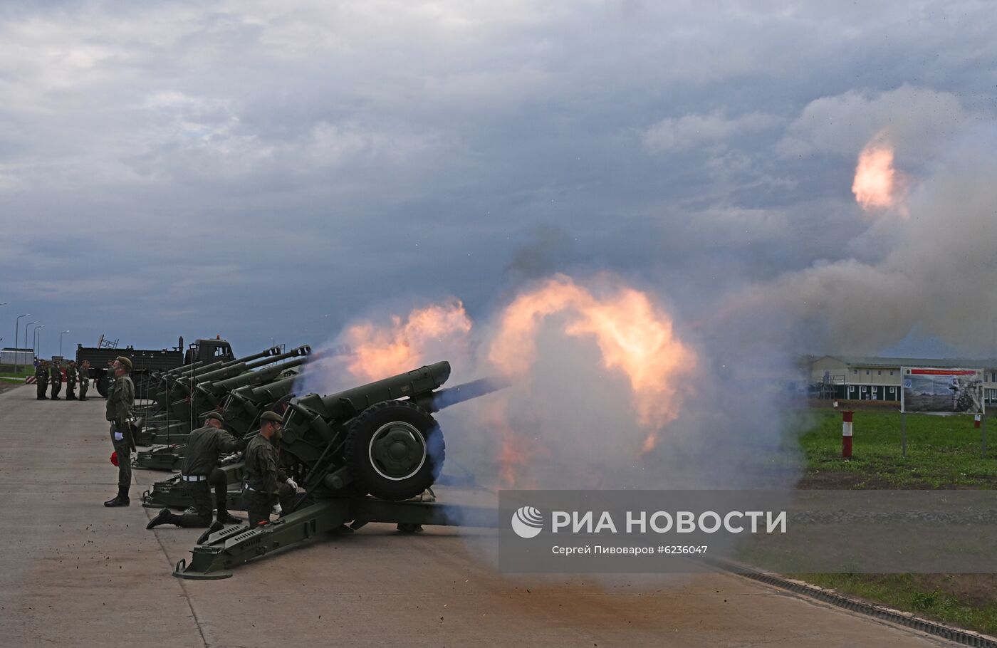 Подготовка к праздничному салюту в Ростове-на-Дону