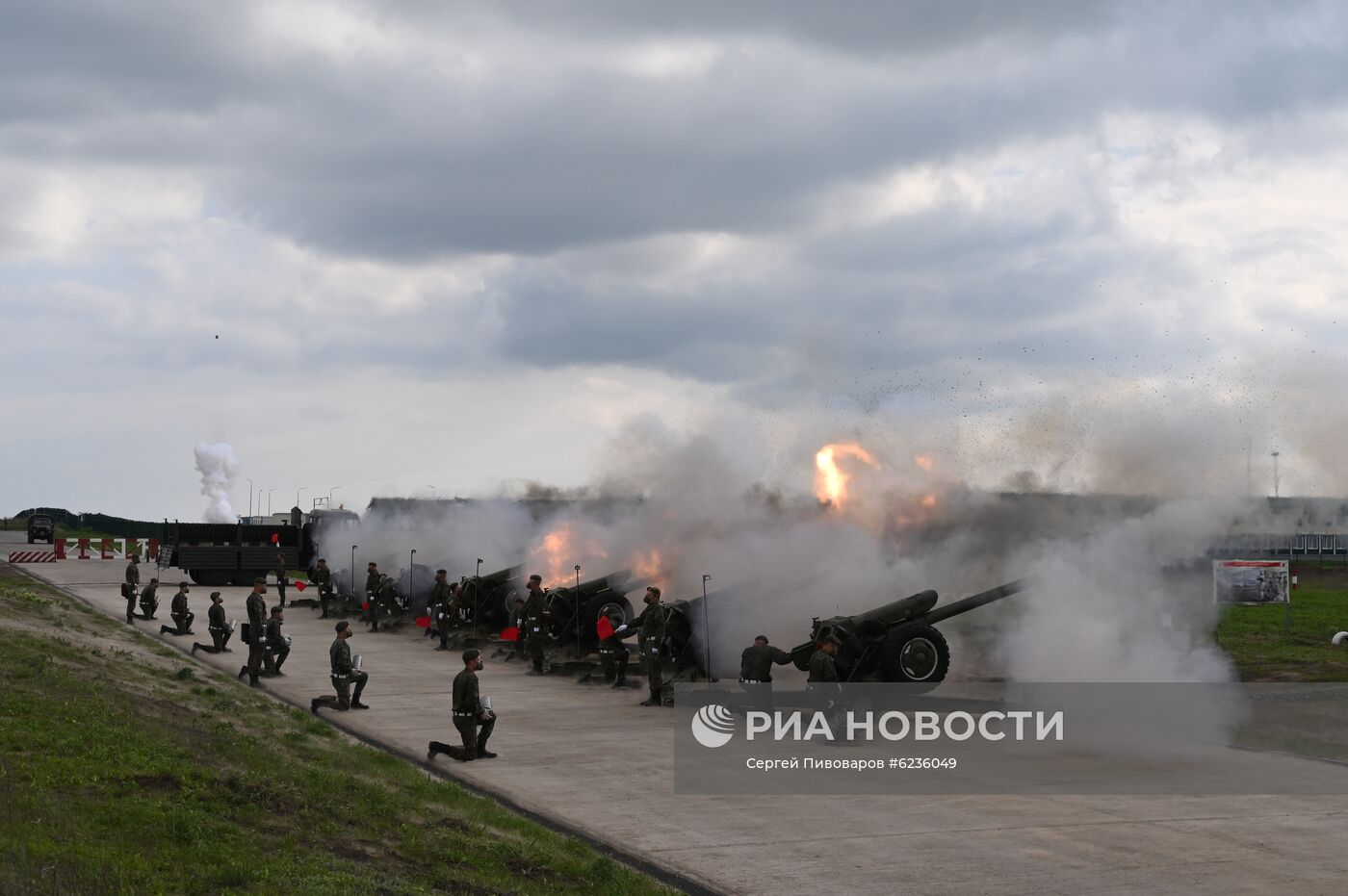 Подготовка к праздничному салюту в Ростове-на-Дону