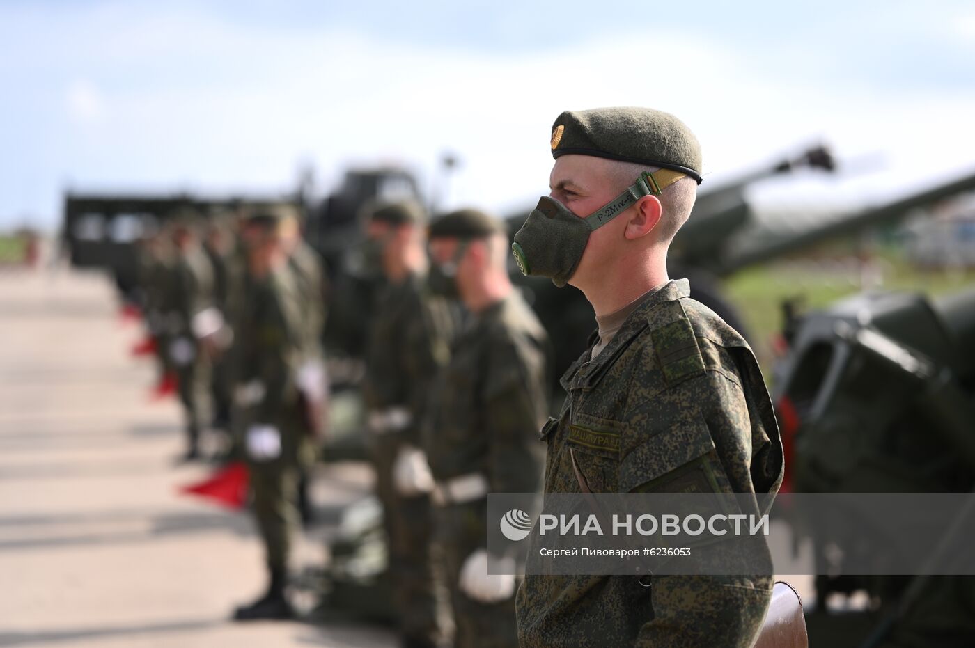 Подготовка к праздничному салюту в Ростове-на-Дону