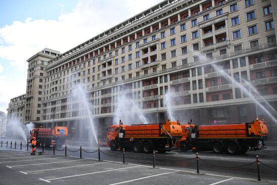 Дезинфекция дорог и тротуаров в  Москве