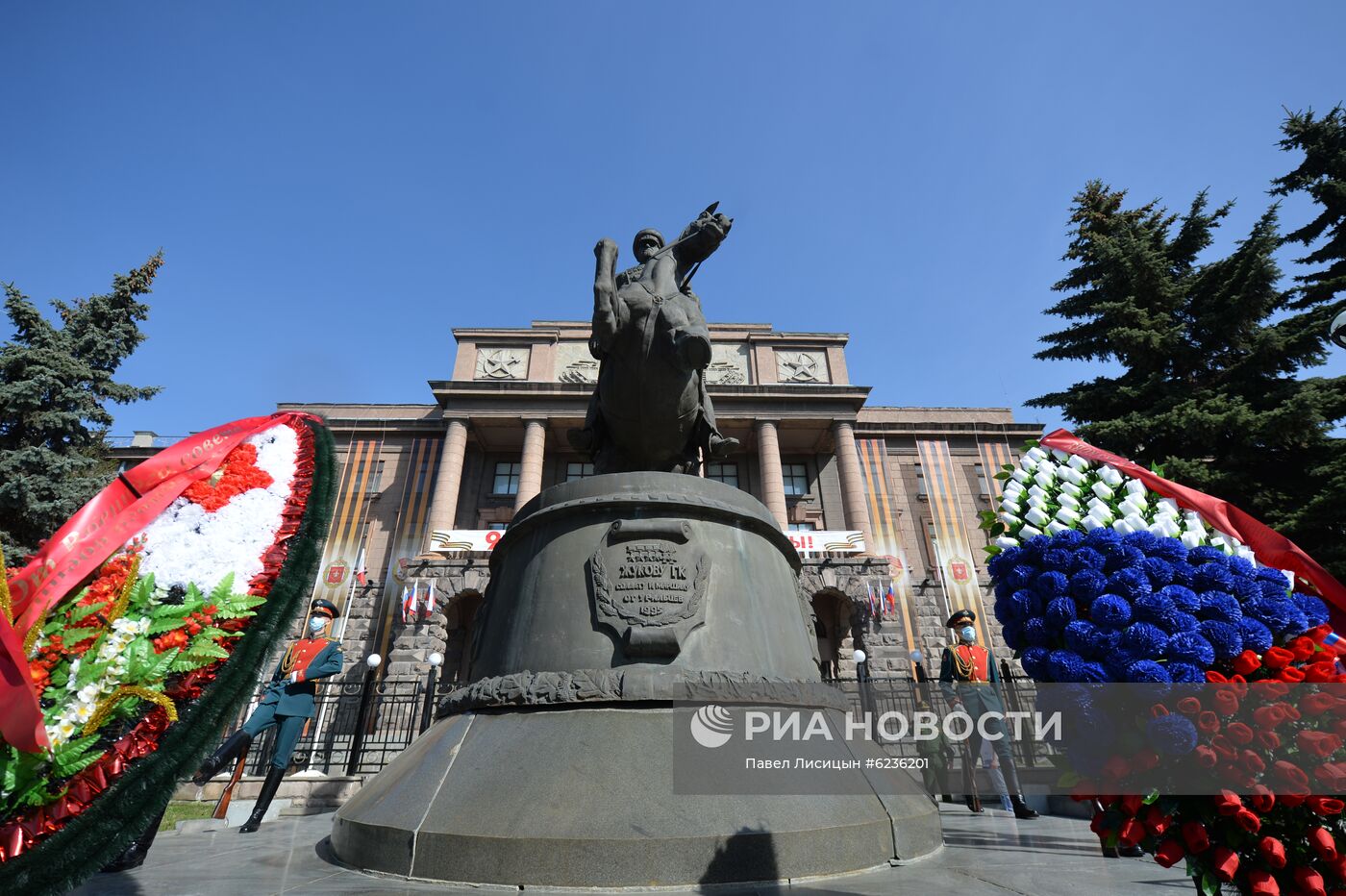 Подготовка к празднованию Дня Победы в городах России