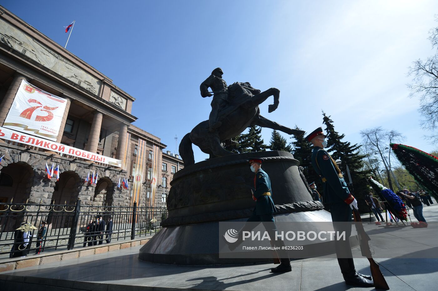 Подготовка к празднованию Дня Победы в городах России