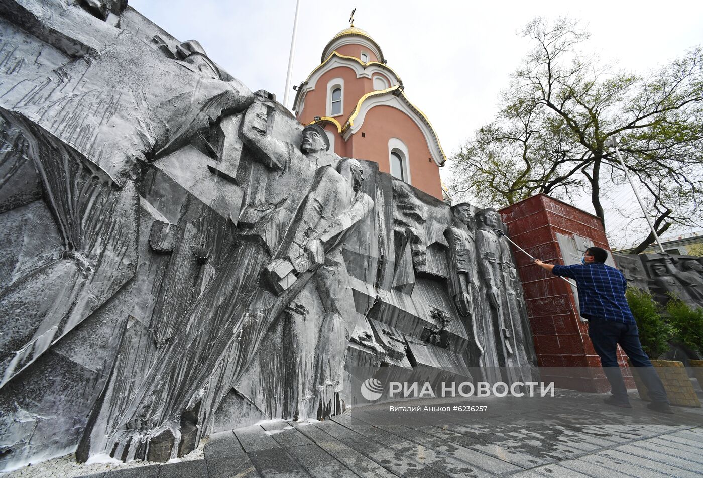 Подготовка к празднованию Дня Победы в городах России