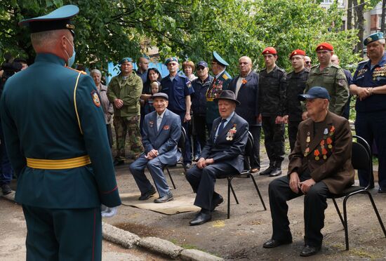 Поздравление ветеранов Великой Отечественной войны с наступающим Днем Победы