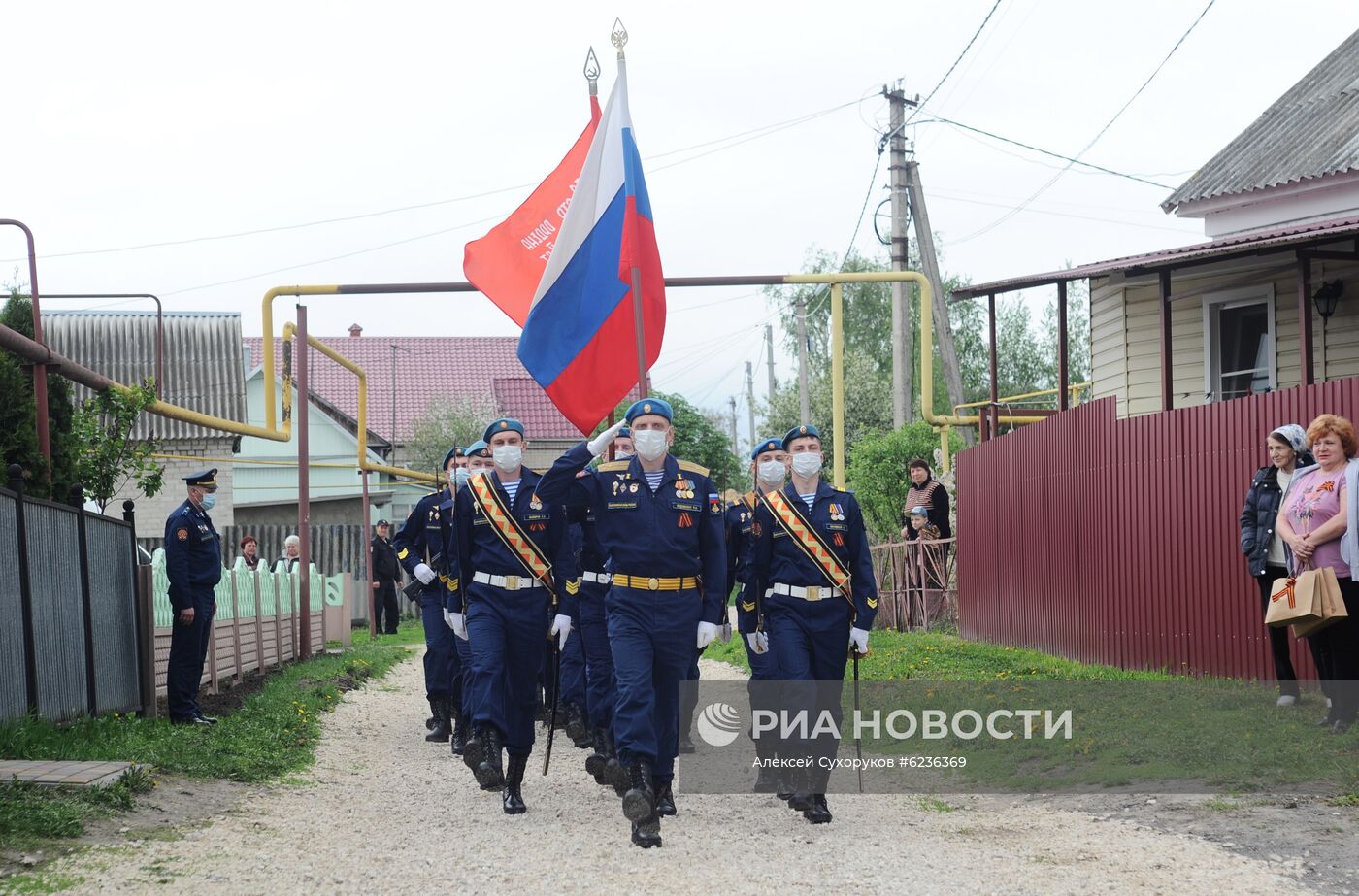 Поздравление ветеранов Великой Отечественной войны с наступающим Днем Победы