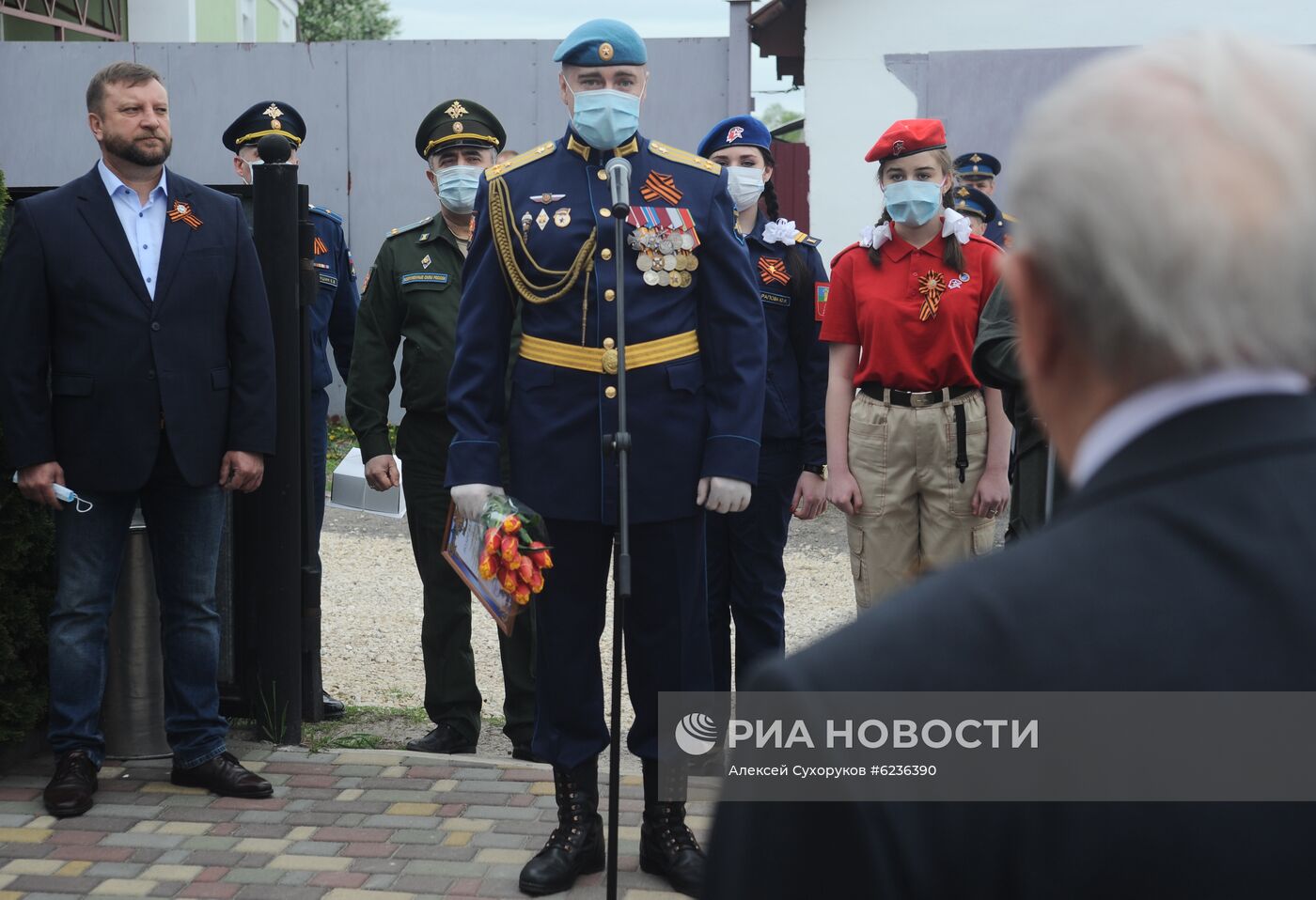 Поздравление ветеранов Великой Отечественной войны с наступающим Днем Победы 