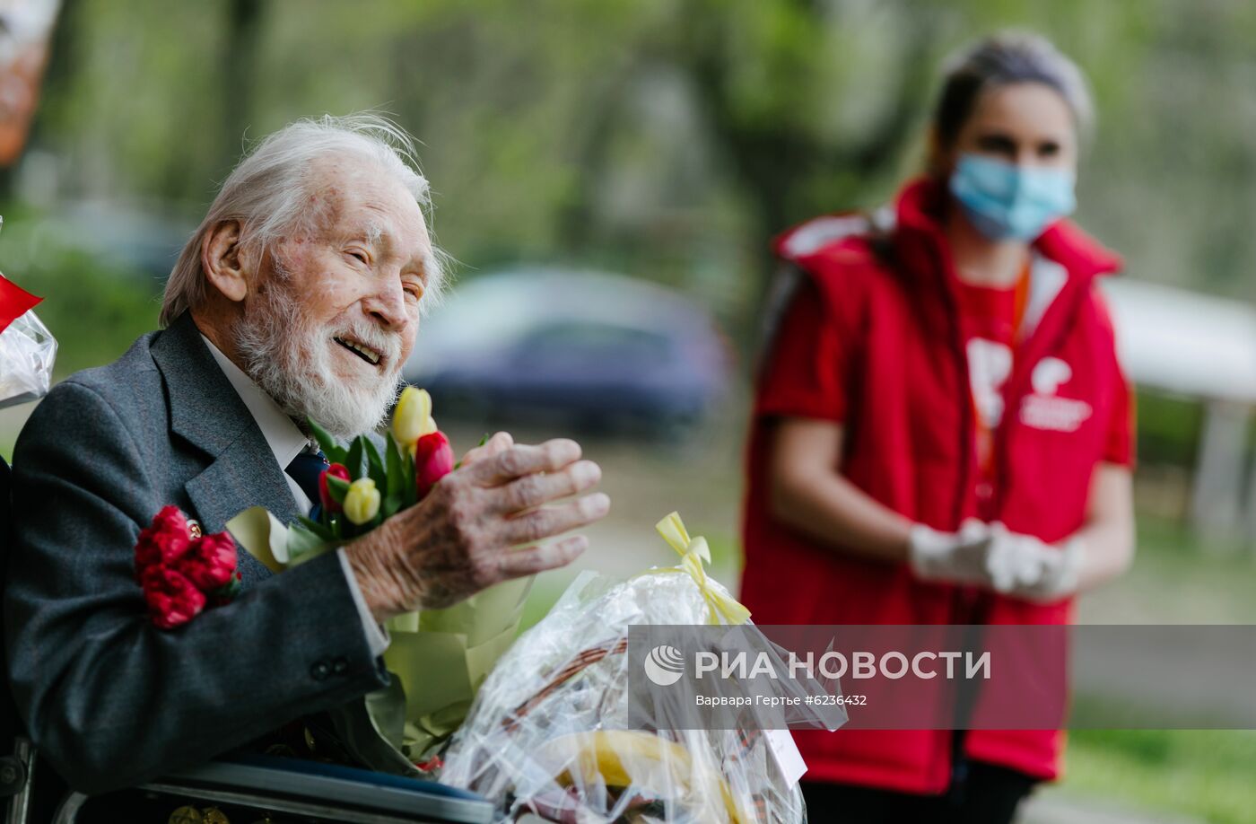 Поздравление ветеранов Великой Отечественной войны с наступающим Днем Победы 