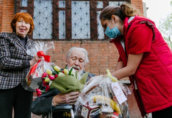 Поздравление ветеранов Великой Отечественной войны с наступающим Днем Победы 