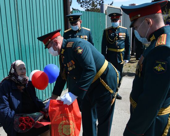 Поздравление ветеранов Великой Отечественной войны с наступающим Днем Победы 