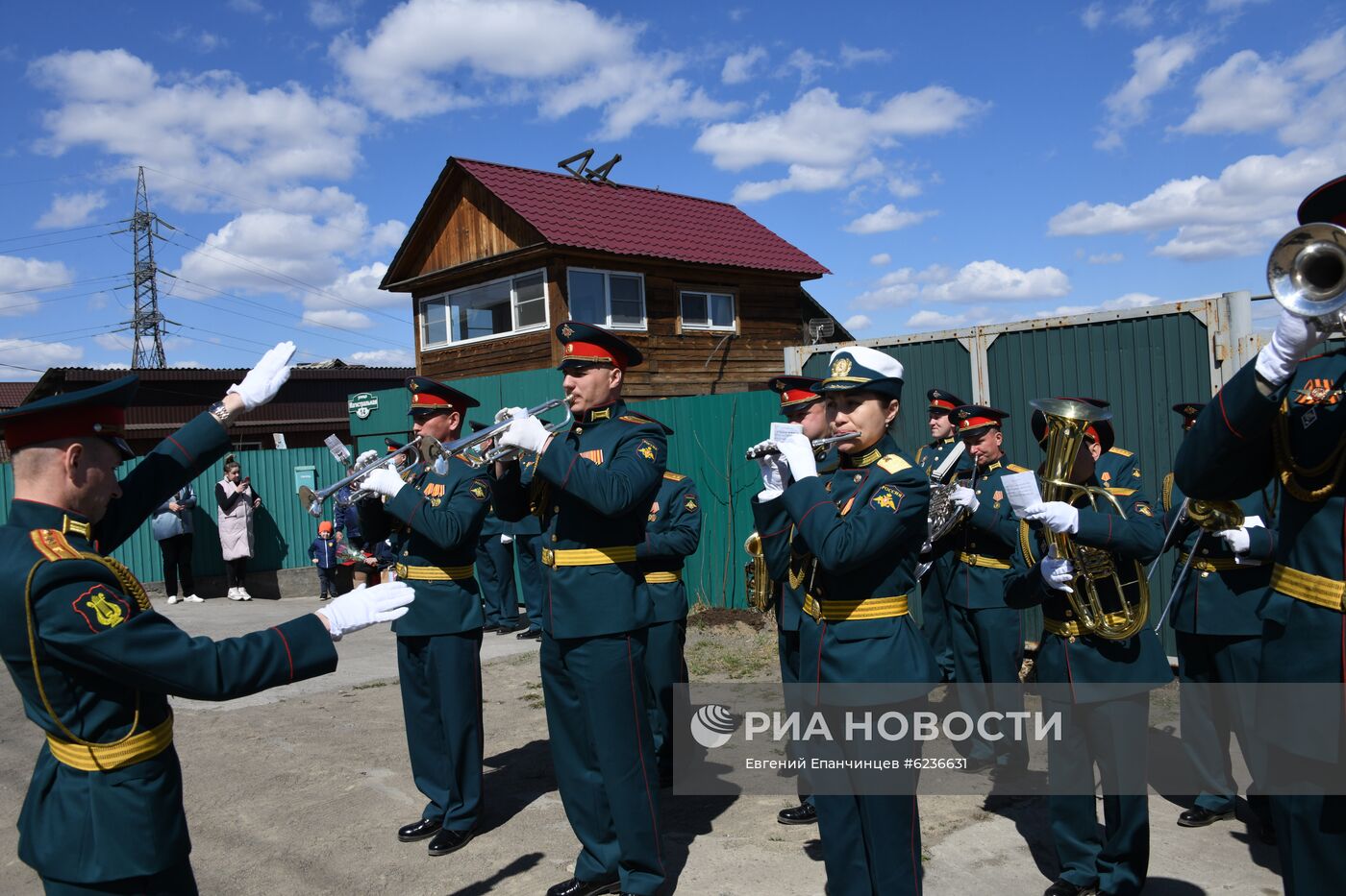Поздравление ветеранов Великой Отечественной войны с наступающим Днем Победы 