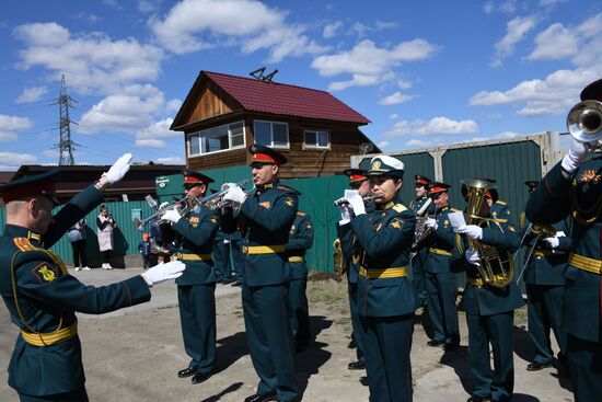 Поздравление ветеранов Великой Отечественной войны с наступающим Днем Победы 