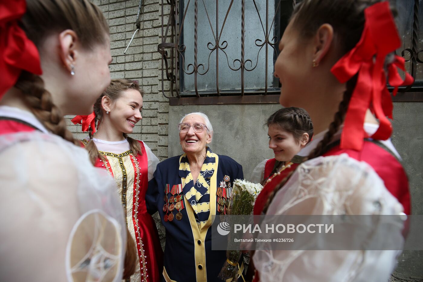 Поздравление ветеранов Великой Отечественной войны с наступающим Днем Победы 