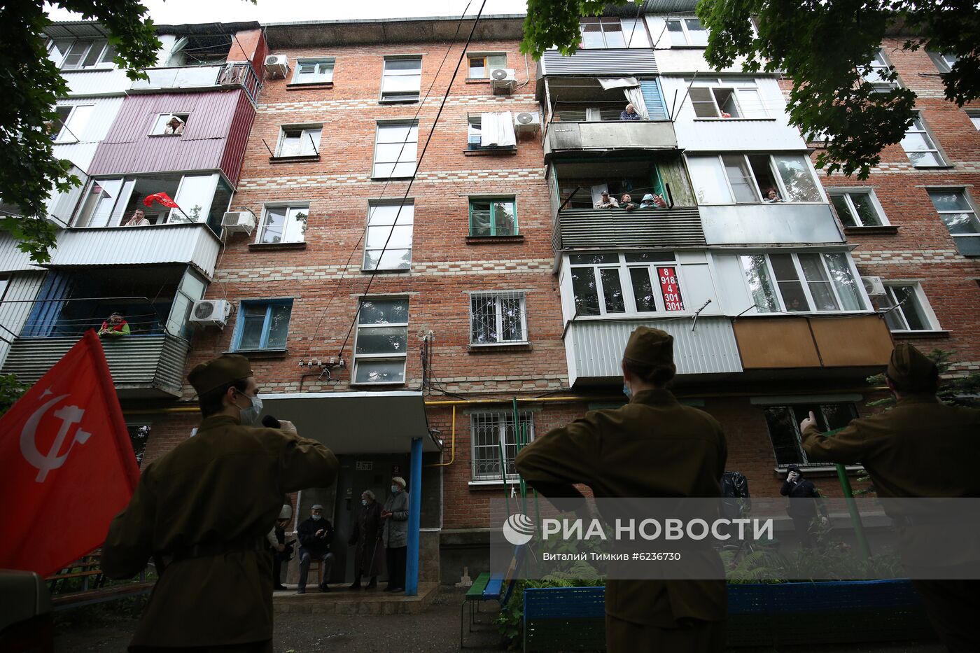 Поздравление ветеранов Великой Отечественной войны с наступающим Днем Победы