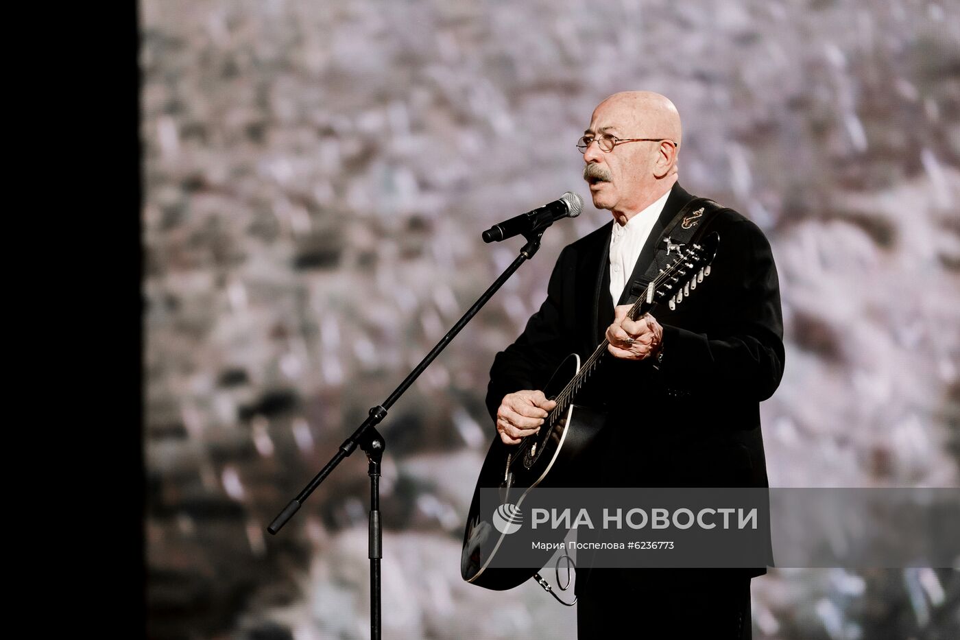 Запись онлайн-концерта "Песни Великой Победы" на Первом канале
