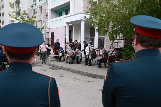 Поздравление ветеранов Великой Отечественной войны с наступающим Днем Победы