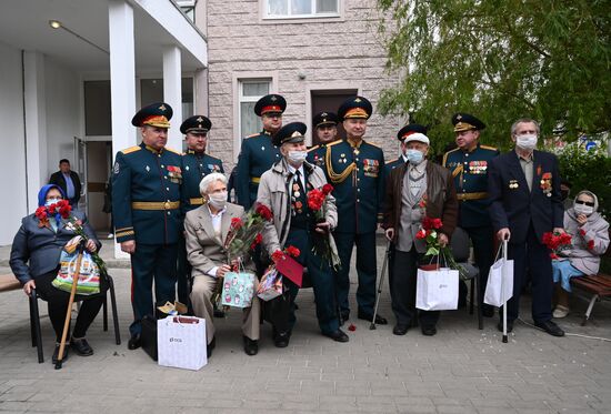 Поздравление ветеранов Великой Отечественной войны с наступающим Днем Победы