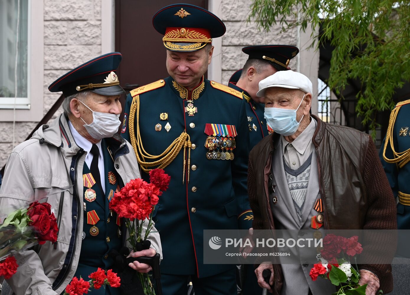 Поздравление ветеранов Великой Отечественной войны с наступающим Днем Победы