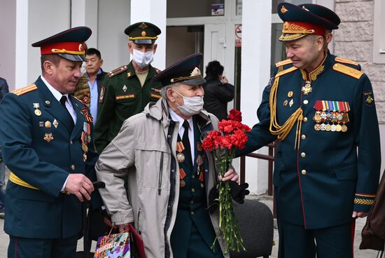 Поздравление ветеранов Великой Отечественной войны с наступающим Днем Победы