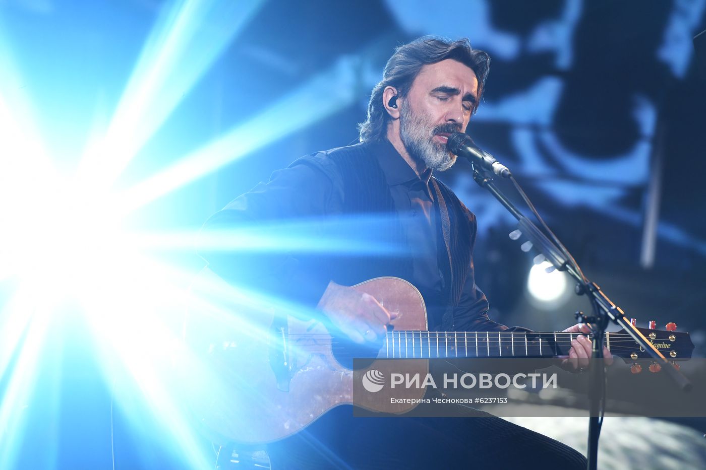 Онлайн-концерт В. Бутусова