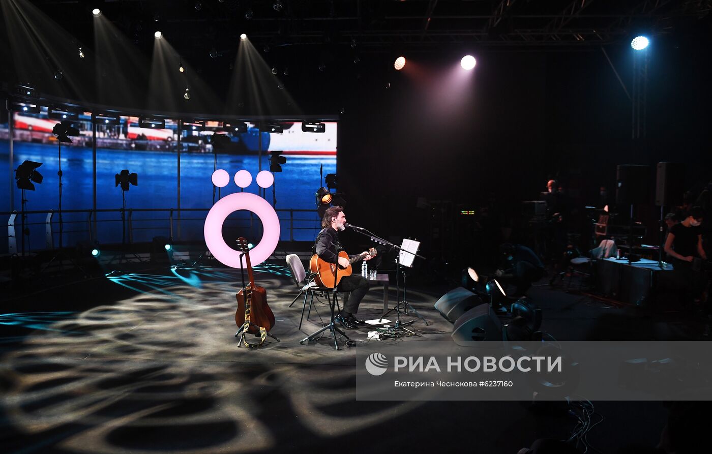 Онлайн-концерт В. Бутусова