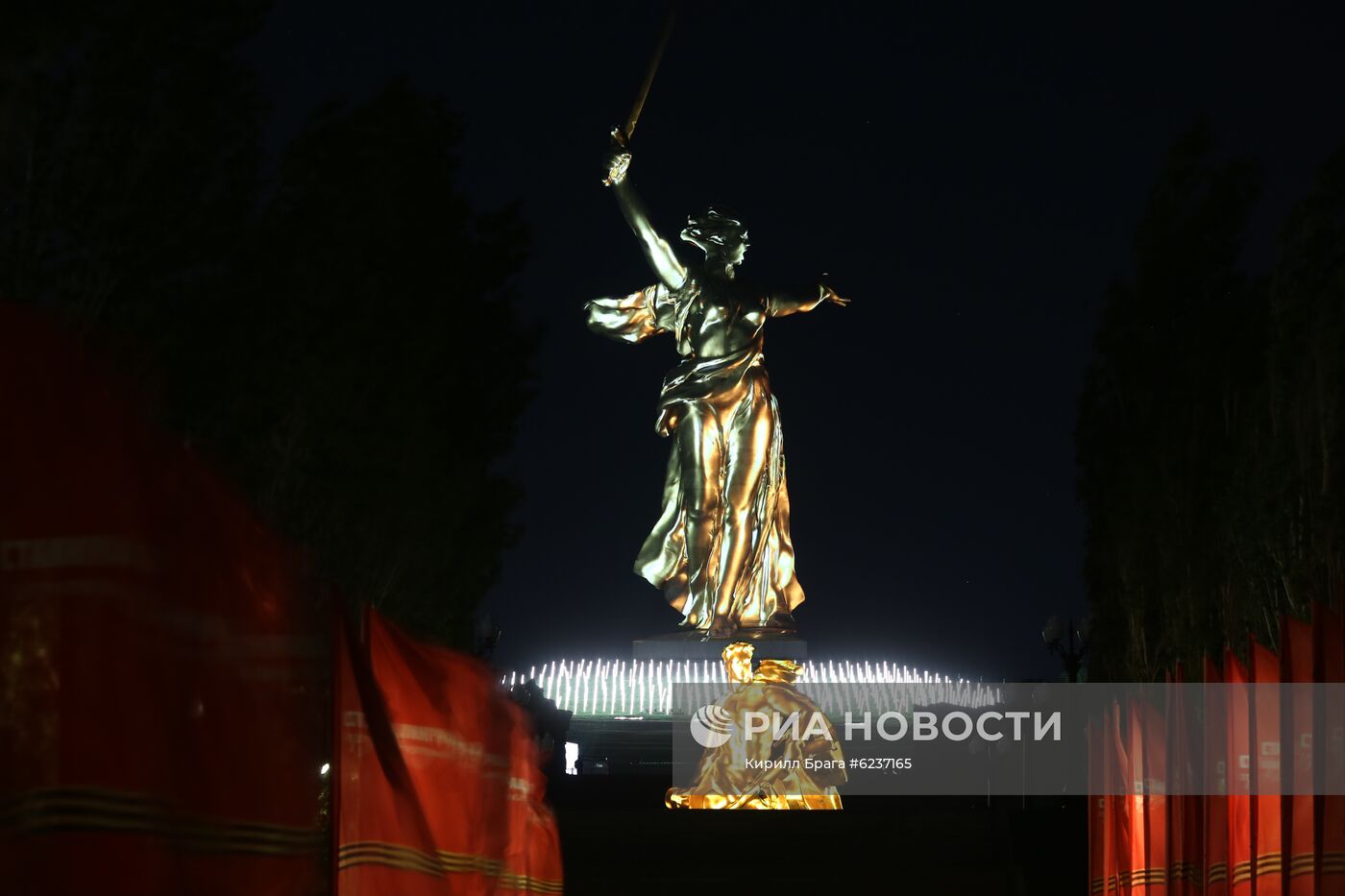 Генеральный прогон акции "Свет Великой Победы" на Мамаевом кургане