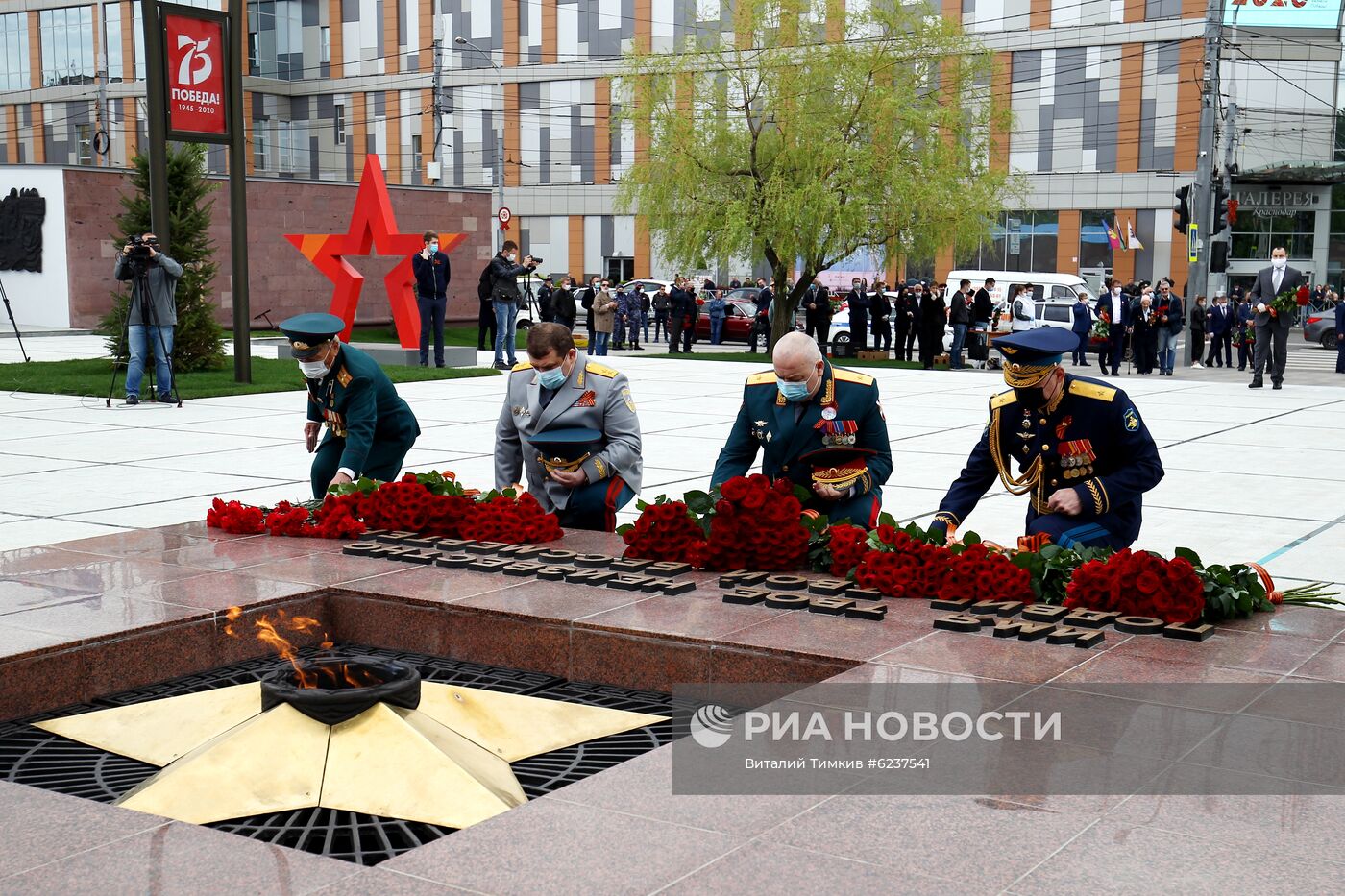 Празднование Дня Победы в городах России