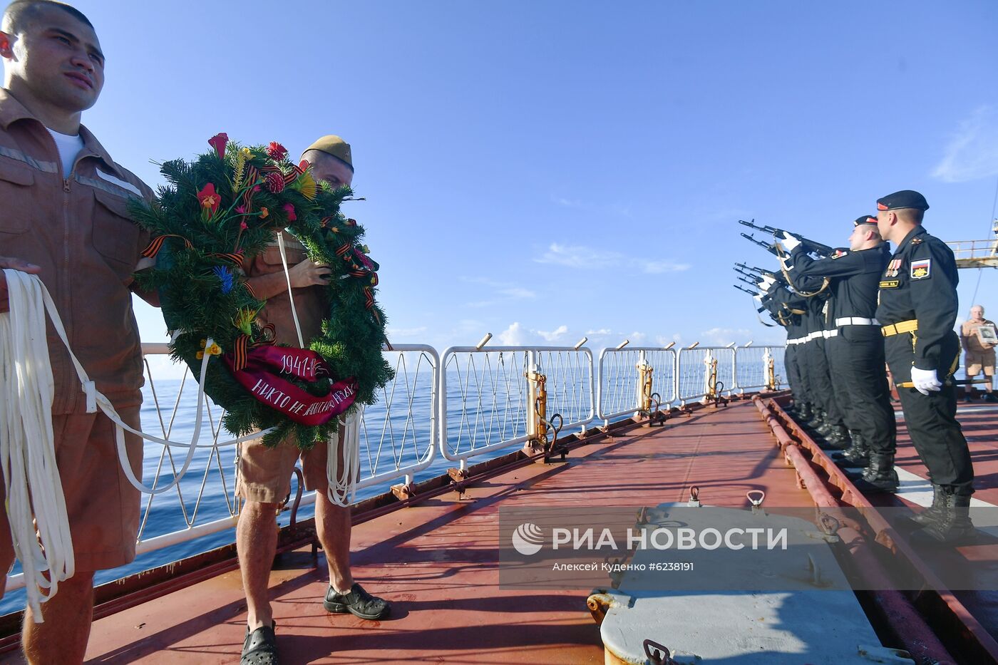 Празднование Дня Победы на судне "Адмирал Владимирский"