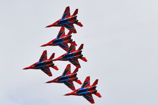 Авиационный праздник в честь Дня Победы