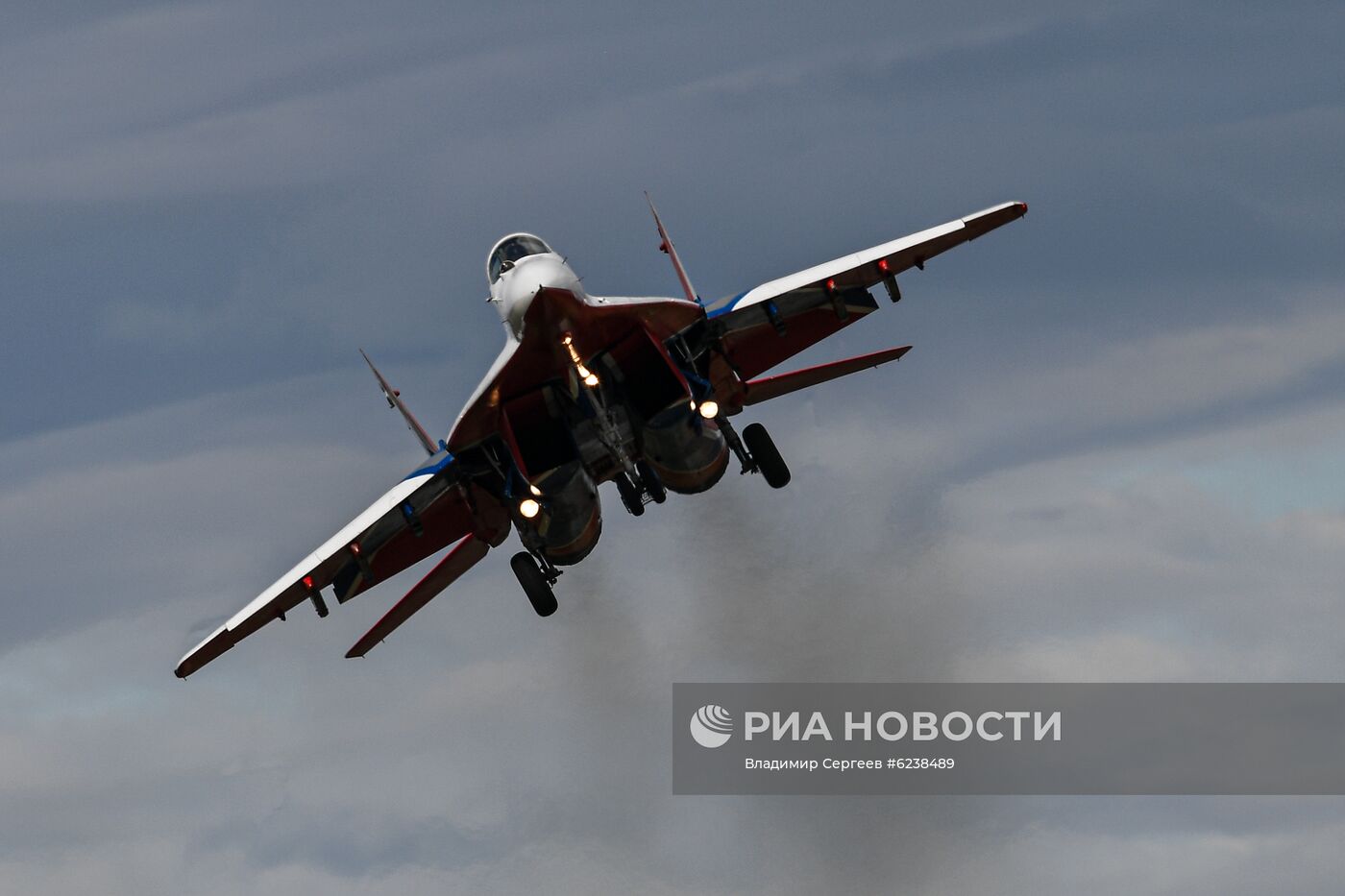 Авиационный праздник в честь Дня Победы