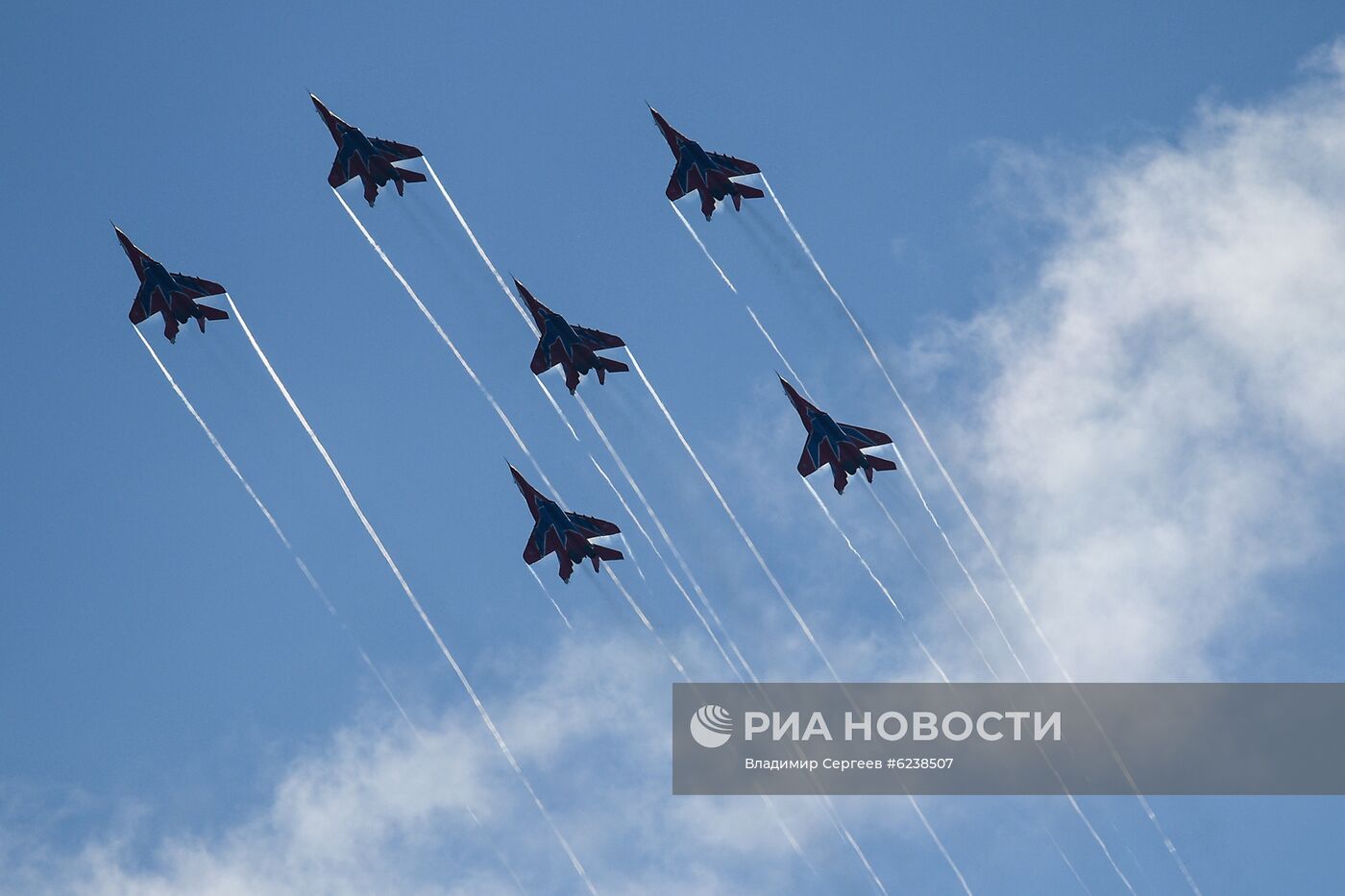 Авиационный праздник в честь Дня Победы