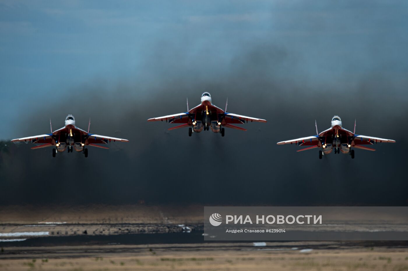 Авиационный праздник в честь Дня Победы