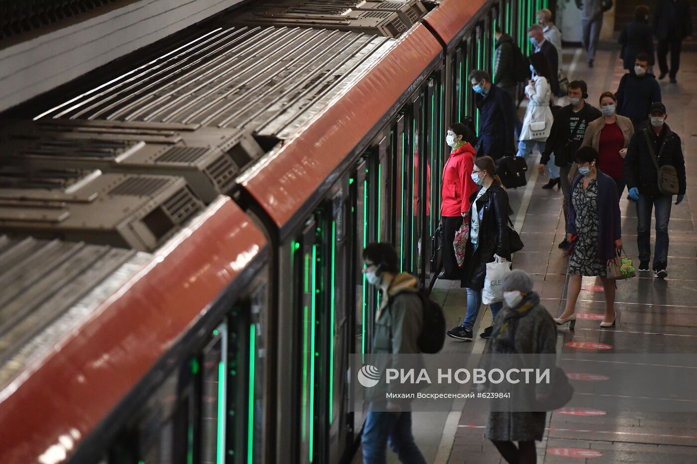 Поэтапное снятие карантина в Москве 