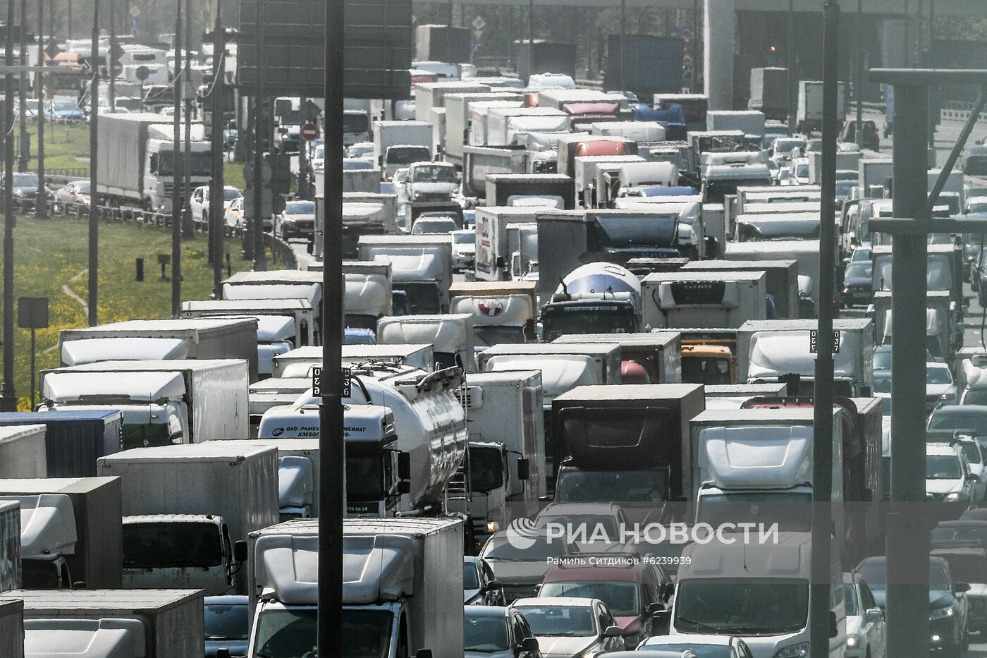 Поэтапное снятие карантина в Москве 