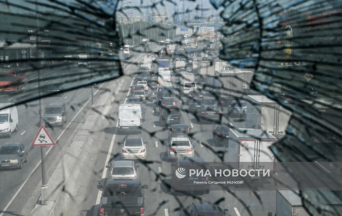 Поэтапное снятие карантина в Москве