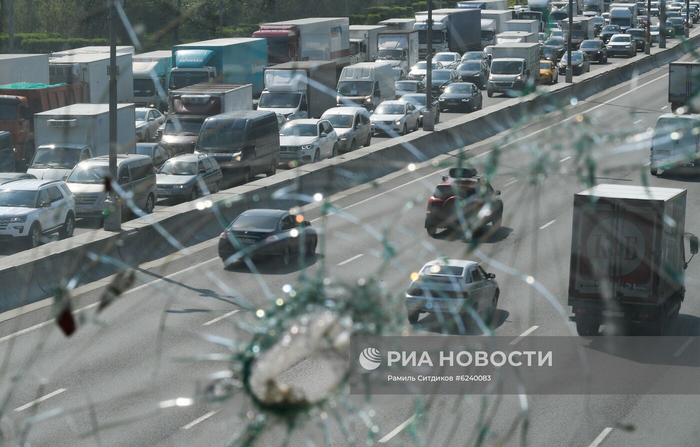 Поэтапное снятие карантина в Москве 