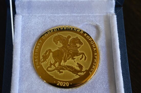 В Златоусте выпустили медаль для участников "сопротивления корона-кризису"