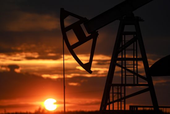 Работа нефтяных станков - качалок