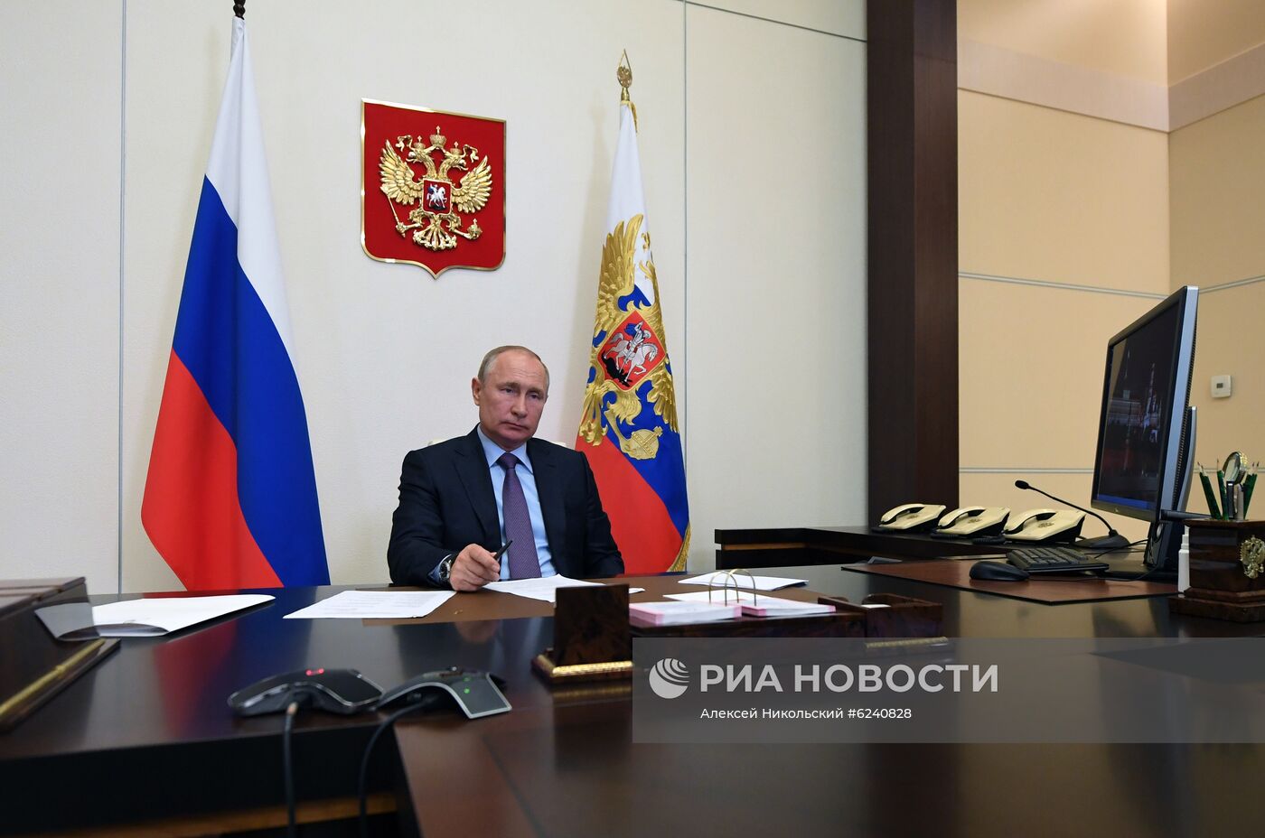 Президент РФ В. Путин провел совещание по вопросам поддержки авиационной промышленности и авиаперевозок