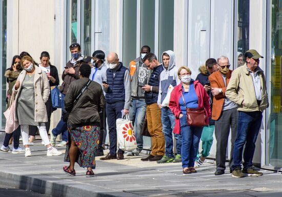 Ослабление карантинного режима во Франции