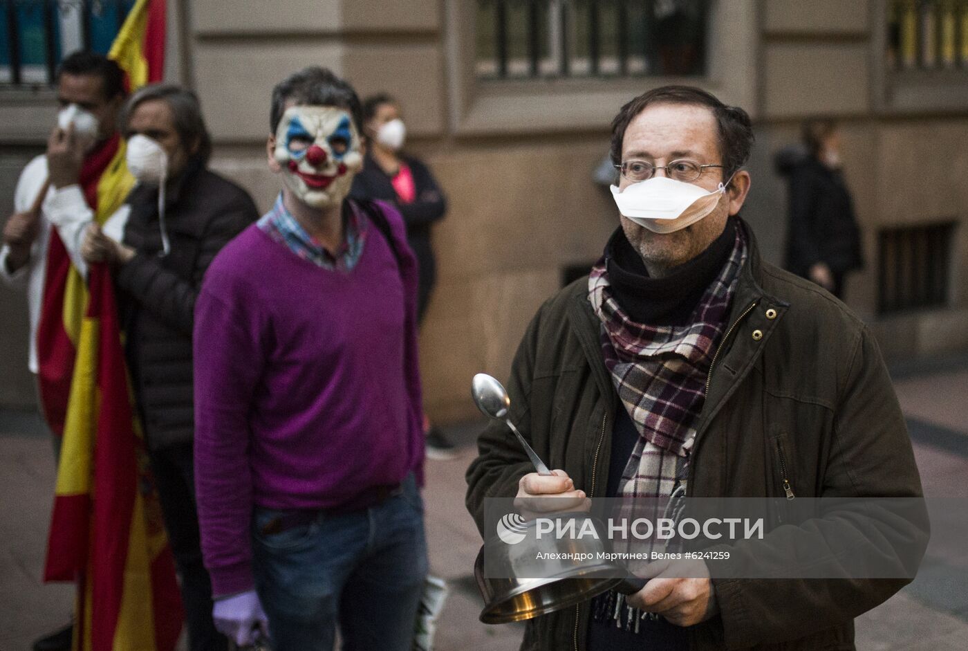 Акция против карантинных мер в Мадриде