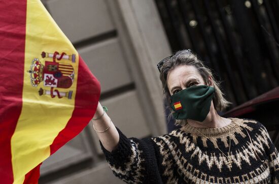 Акция против карантинных мер в Мадриде