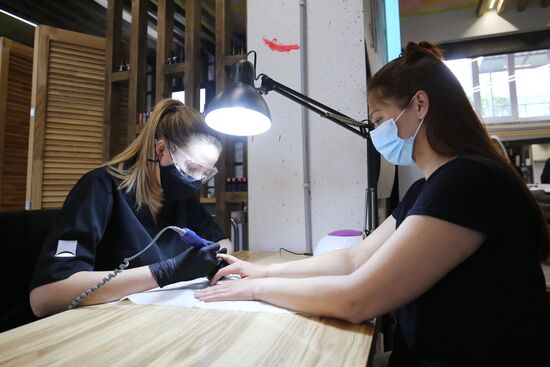 Работа салона красоты в Волгограде